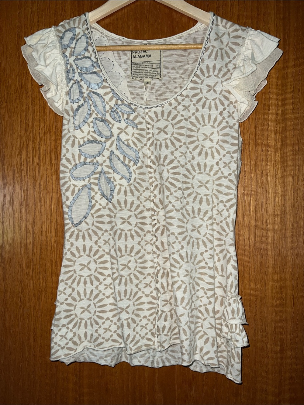 Project Alabama hand-sewn reverse appliqué Patterned Ruffle Sleeve Top
